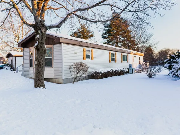 $134,900 | 290 Calef Highway, Unit B21, Epping, NH 03042