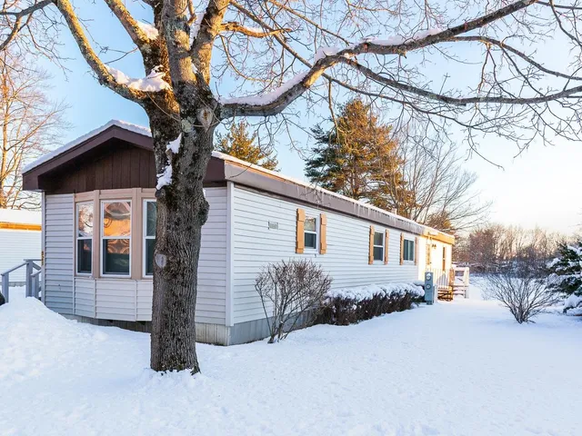 $134,900 | 290 Calef Highway, Unit B21, Epping, NH 03042