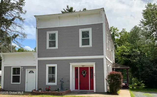 $335,900 | 26 Halfmoon Drive, Halfmoon, NY 12188