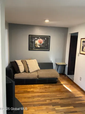 $335,900 | 26 Halfmoon Drive, Halfmoon, NY 12188