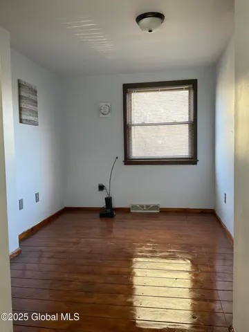 $335,900 | 26 Halfmoon Drive, Halfmoon, NY 12188