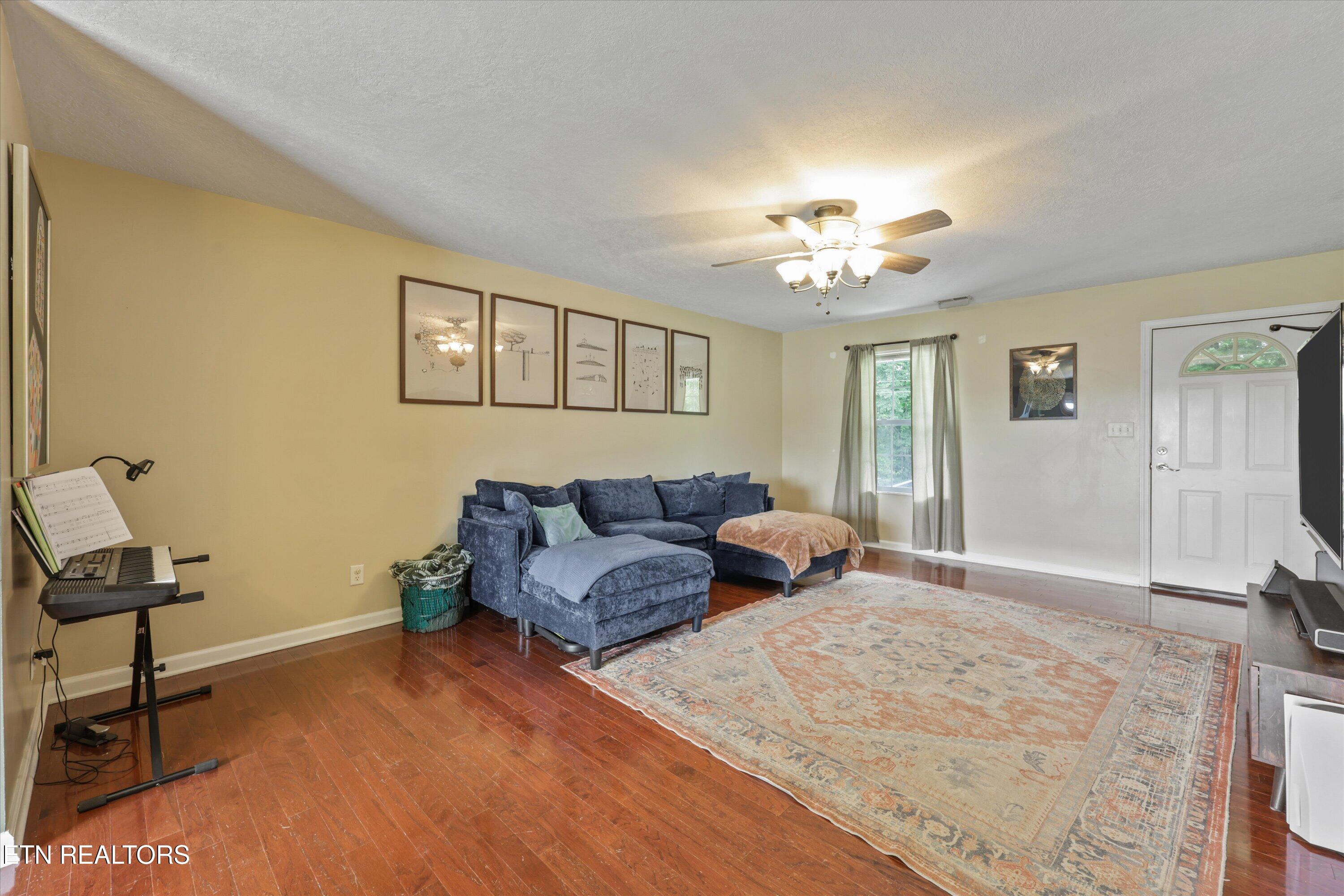 297 Booker Road Maynardville, TN 37807 - Photo 8 of 29 10-297 Booker Rd06