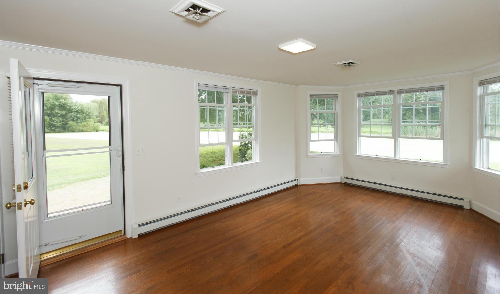 7820 Quaker Neck Road Chestertown, MD 21620 - Photo 27 of 30 Living Room