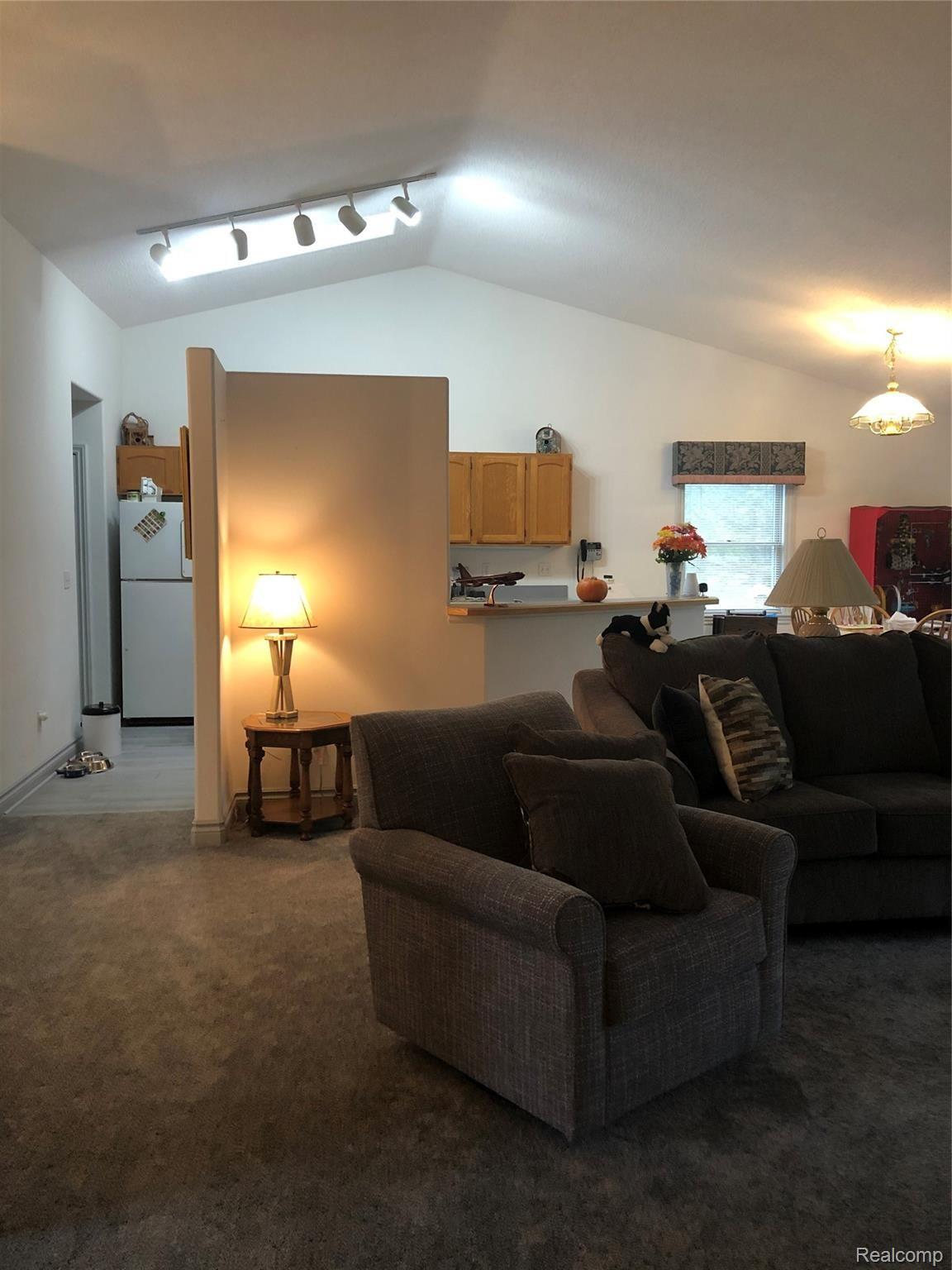 8260 East Potter Road Davison, MI 48423 - Photo 8 of 16 Livingkitchenwall.jpg