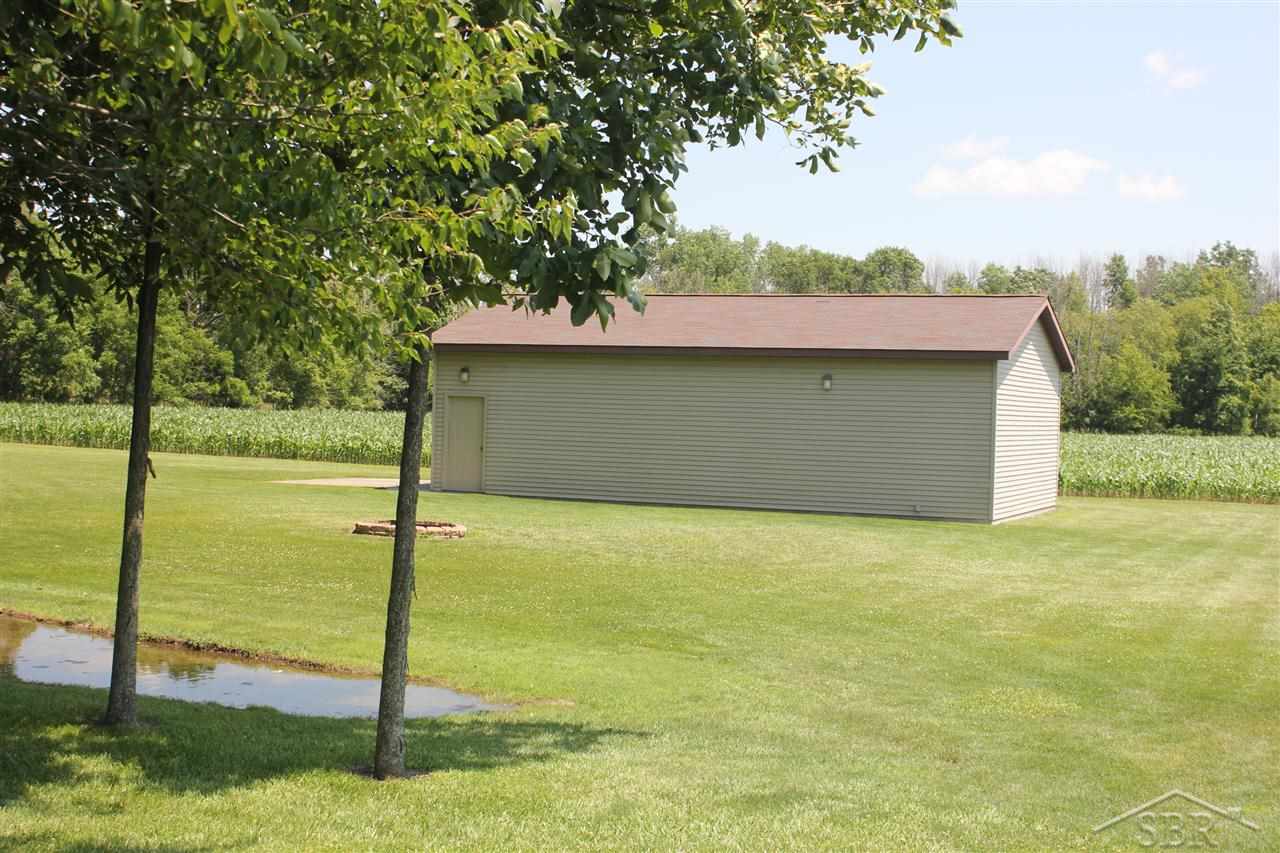 4456 North Fordney Road Hemlock, MI 48626 - Photo 12 of 13 31202891-11.JPG