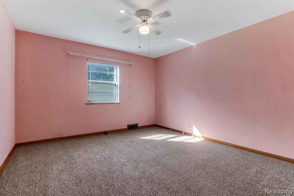 6454 North Seymour Road Flushing, MI 48433 - Photo 10 of 20