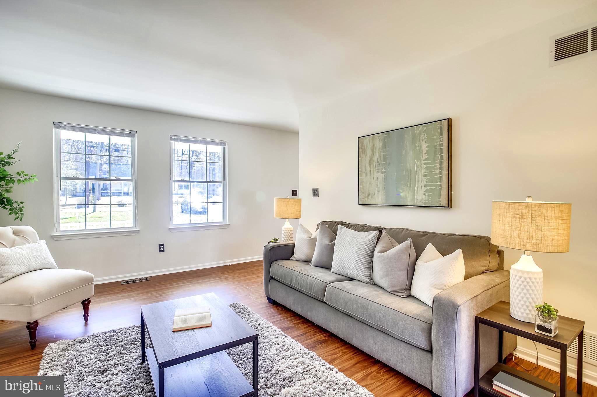 1662 Cape May Road Baltimore, MD 21221 - Photo 2 of 37 Living Room