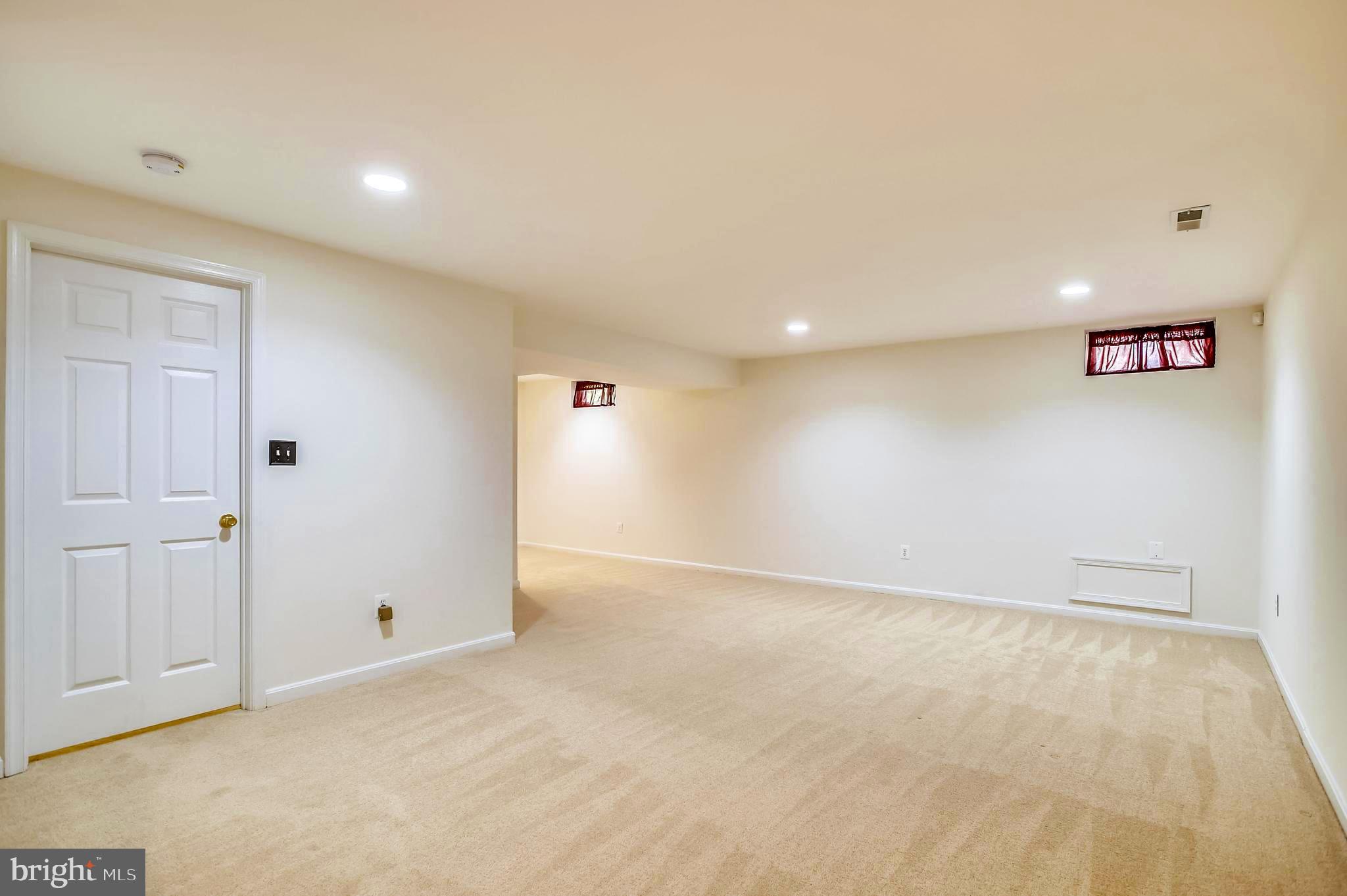 1662 Cape May Road Baltimore, MD 21221 - Photo 21 of 37 Family room Picture 2