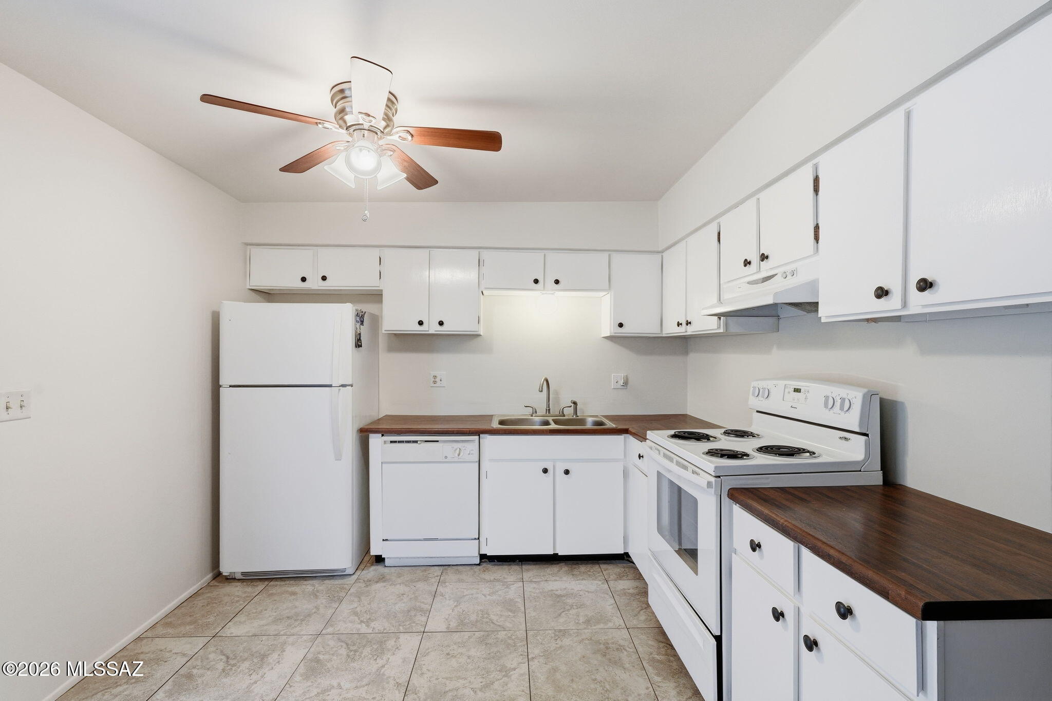 9871 East Sellarole Road Tucson, AZ 85730 - Photo 14 of 38 015_ListerPros