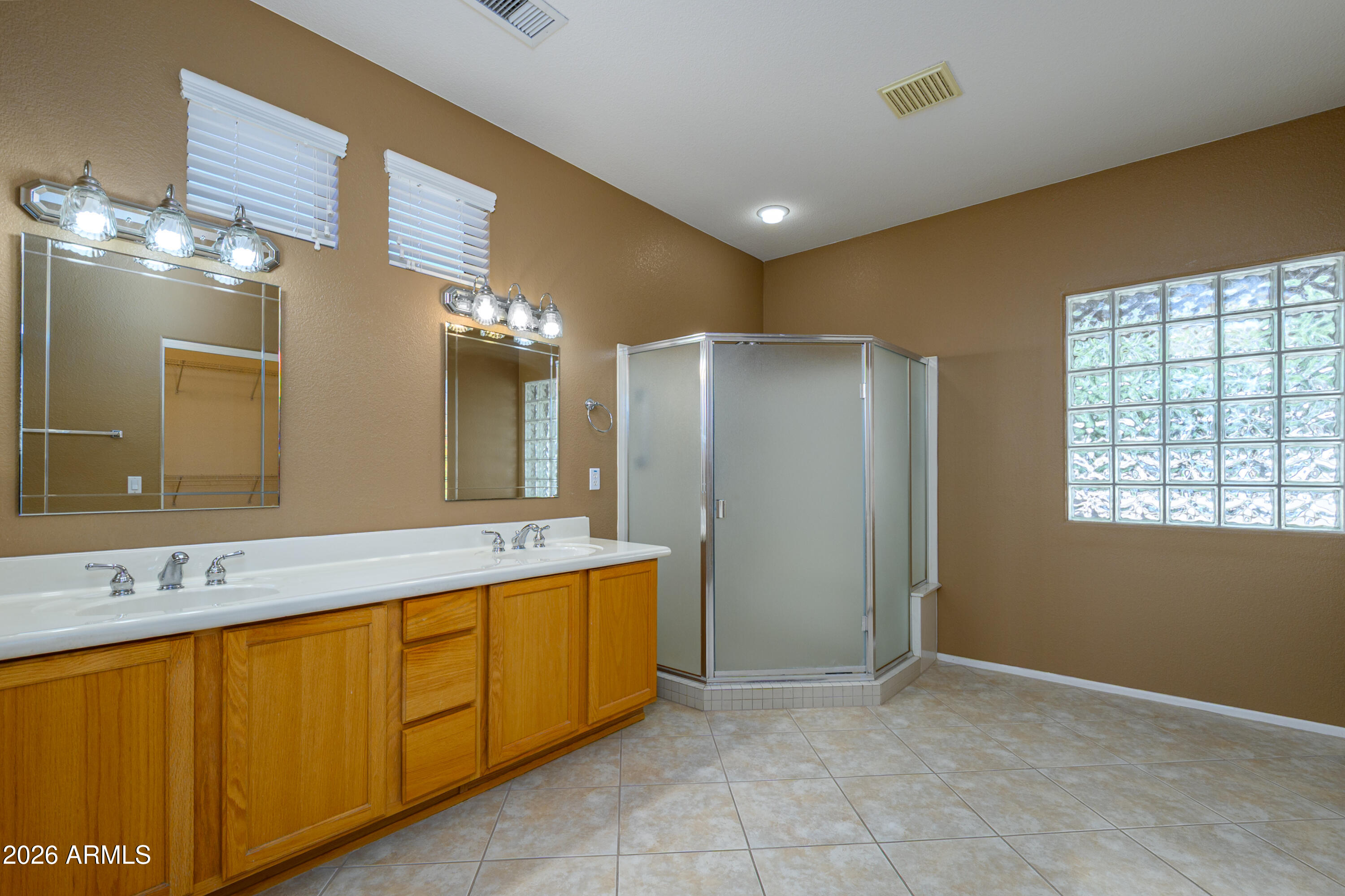 15069 West Double Tree Way Surprise, AZ 85374 - Photo 18 of 36 Primary Bath