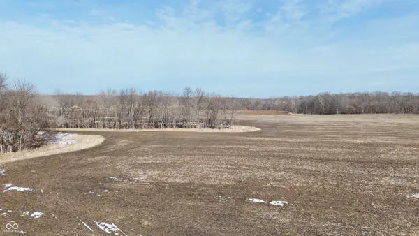 $584,735 | 7138 North State Line Road, Cayuga, IN 47928