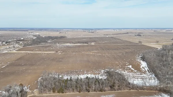 $584,735 | 7138 North State Line Road, Cayuga, IN 47928