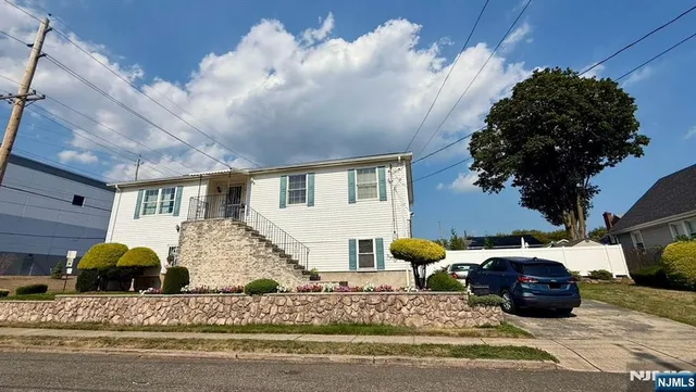 $750,000 | 2-02 Fair Lawn Avenue, Fair Lawn, NJ 07410