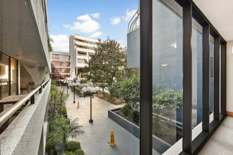 $849,000 | 880 West 1st Street, Unit 302, Los Angeles, CA 90012