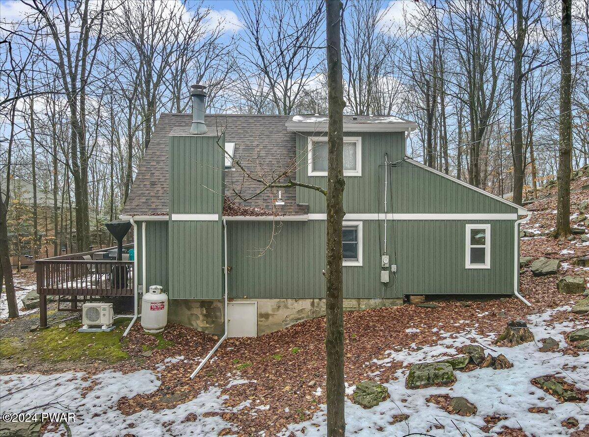 1048 Mustang Road Lake Ariel, PA 18436 - Photo 8 of 44 41-Photo Nov 26 2024, 10 46 48 AM