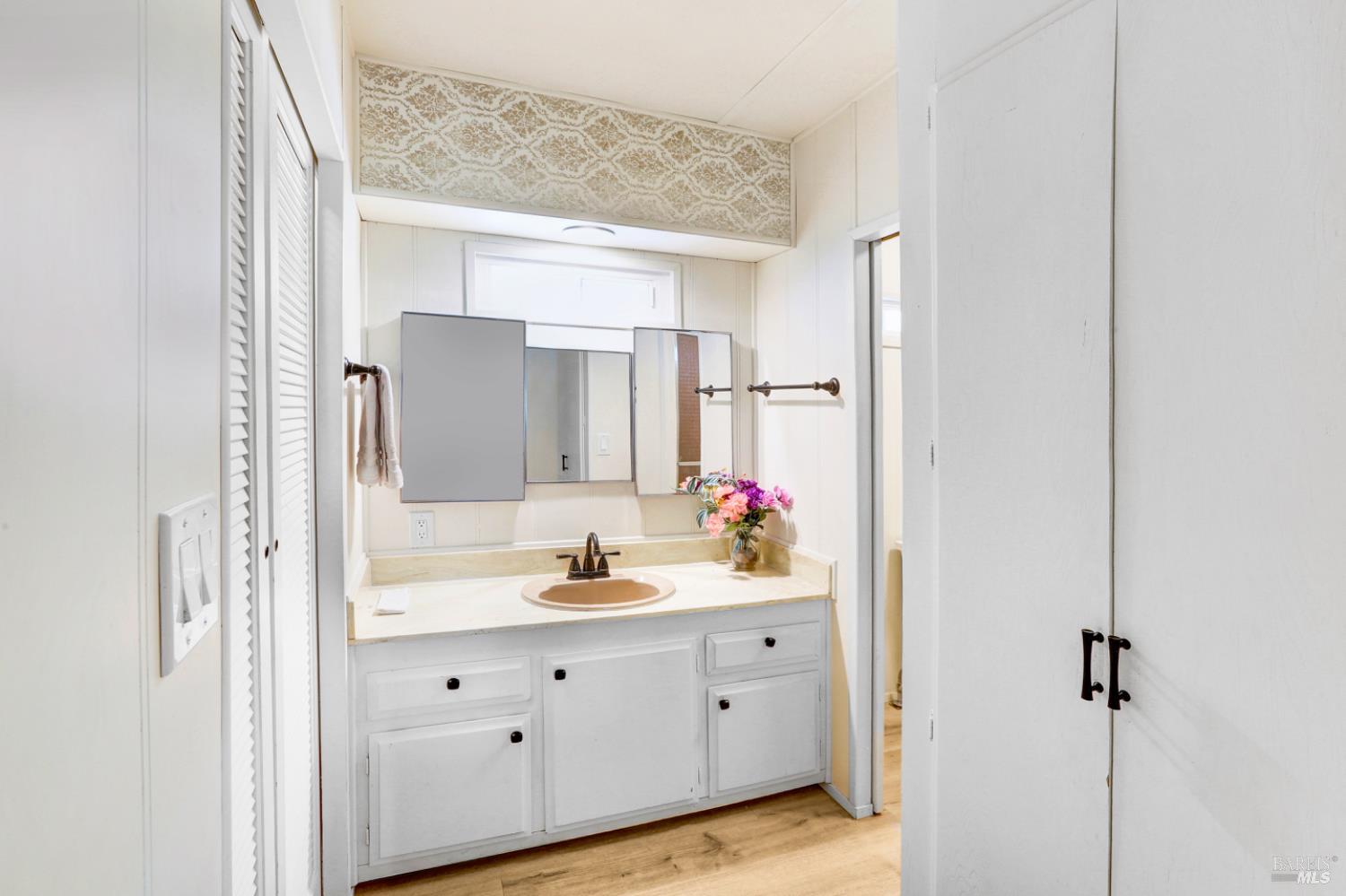 236 Reed Circle Napa, CA 94558 - Photo 18 of 22 Primary bathroom