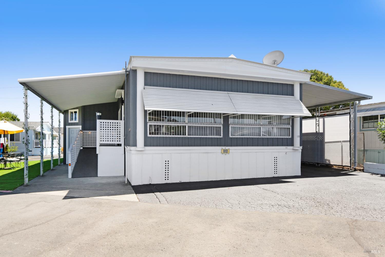236 Reed Circle Napa, CA 94558 - Photo 2 of 22 Covered front and side access