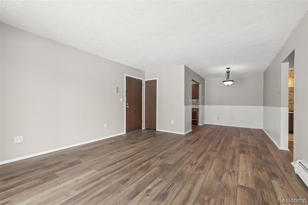 4909 Crooks Road, Unit D6 Royal Oak, MI 48073 - Photo 5 of 16