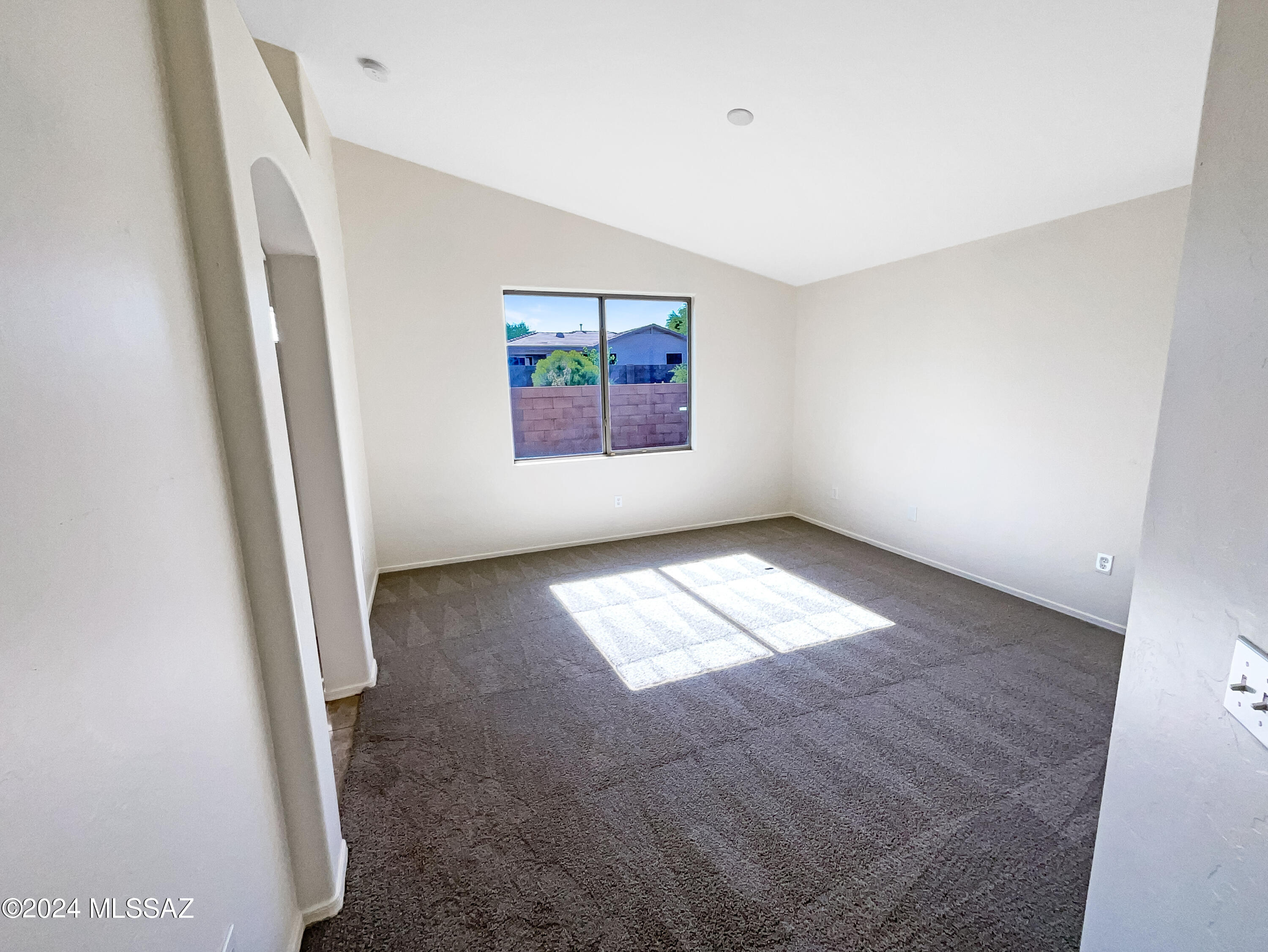 529 South Stone Bench Road Vail, AZ 85641 - Photo 5 of 19 Gallery Image 5