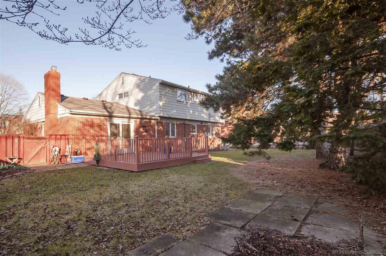 805 Canterbury Road Grosse Pointe, MI 48236 - Photo 39 of 41 31368389-38.JPG