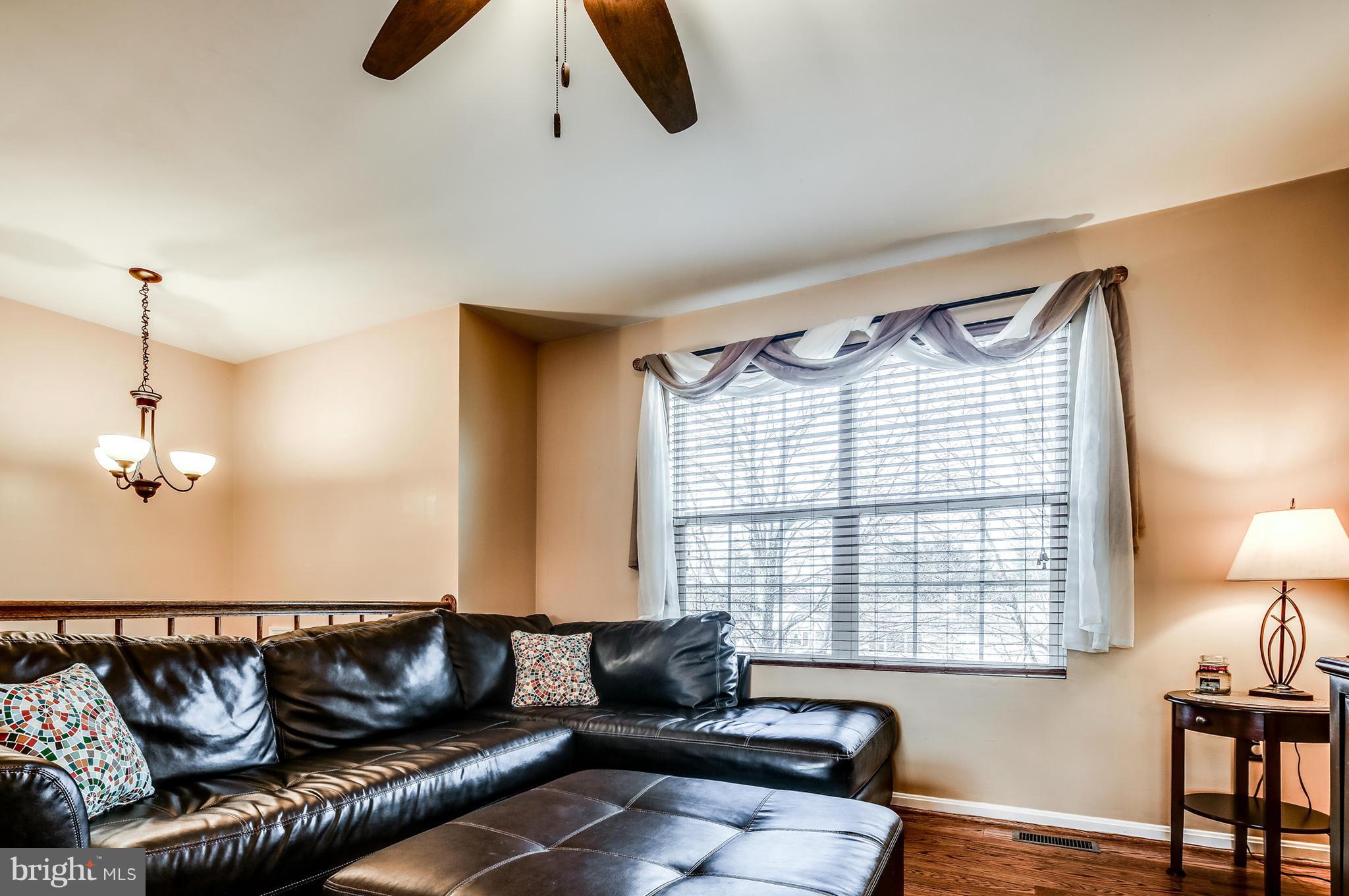 2936 Bachman Road Manchester, MD 21102 - Photo 12 of 30 Living Room