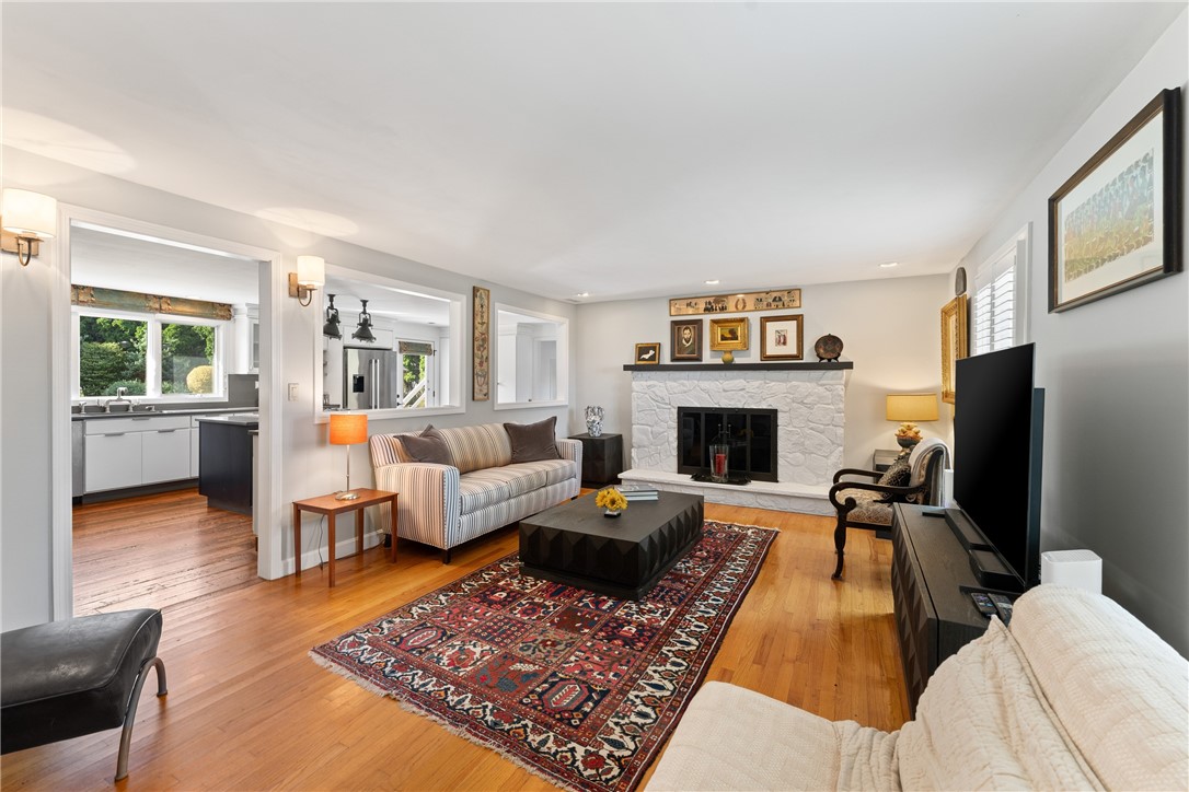 11 Stonegate Road Warren, RI 02885 - Photo 13 of 44