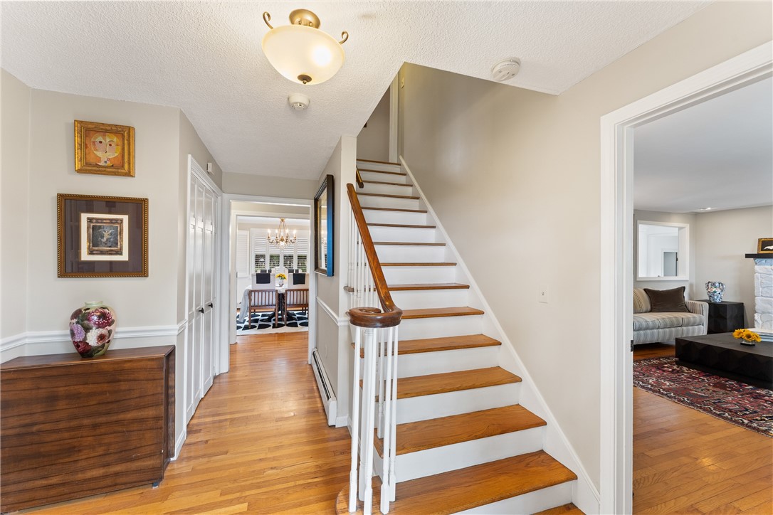 11 Stonegate Road Warren, RI 02885 - Photo 14 of 44 Entry from front door