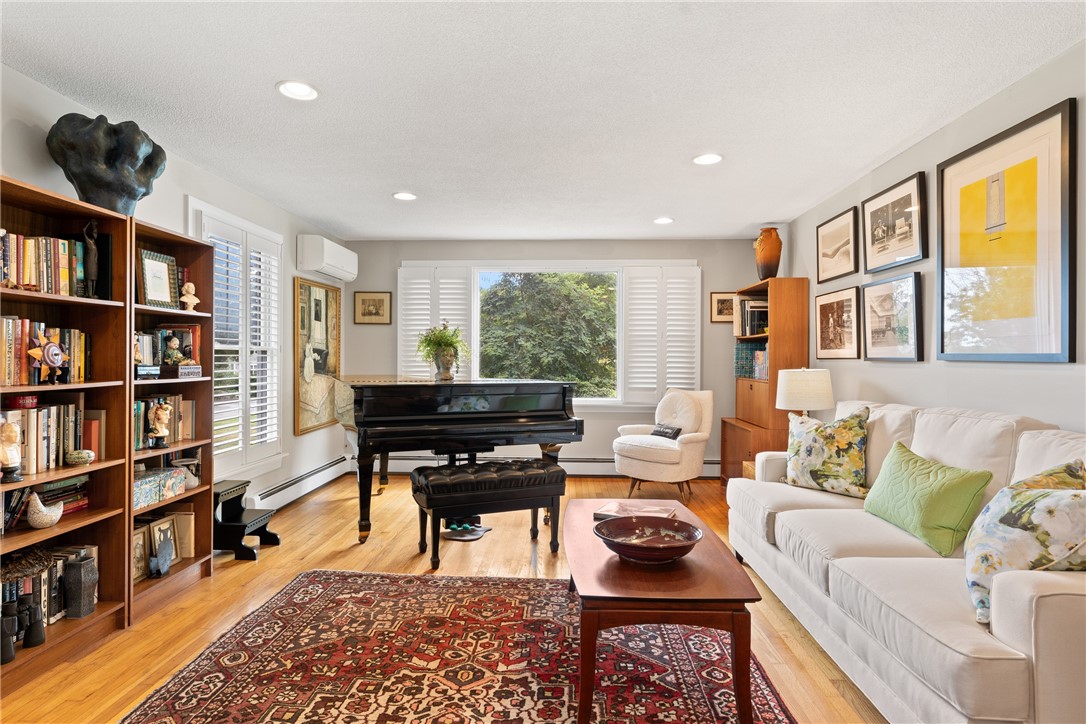 11 Stonegate Road Warren, RI 02885 - Photo 15 of 44