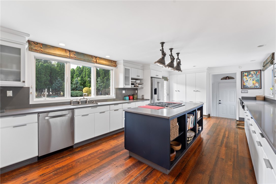 11 Stonegate Road Warren, RI 02885 - Photo 17 of 44