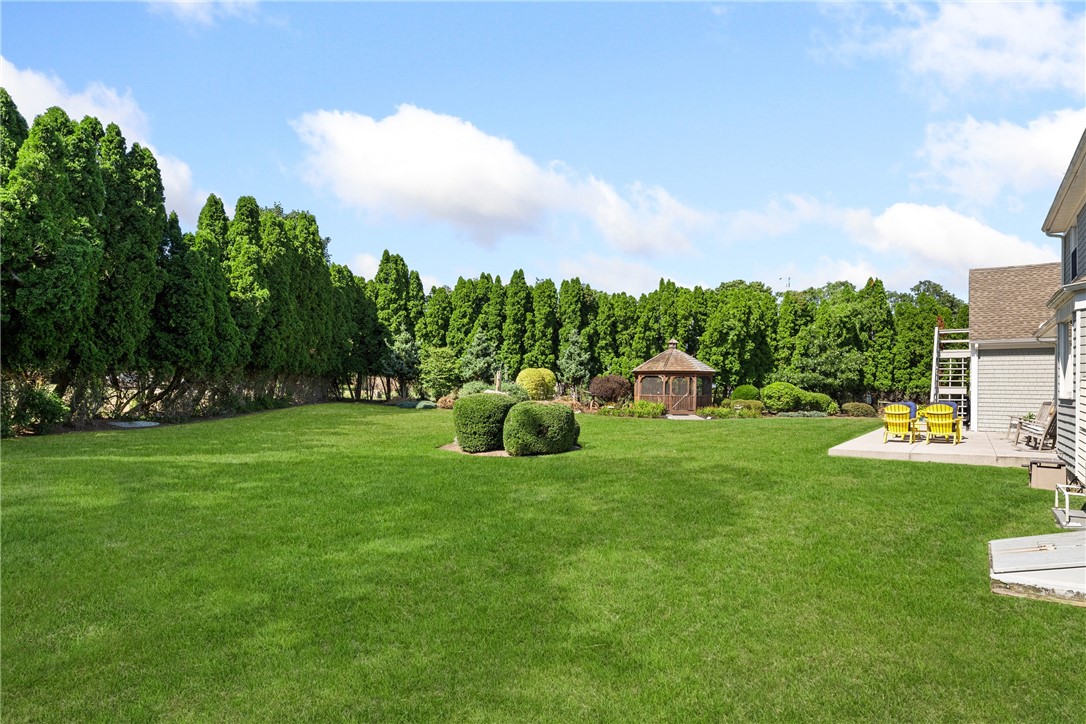 11 Stonegate Road Warren, RI 02885 - Photo 38 of 44 back yard