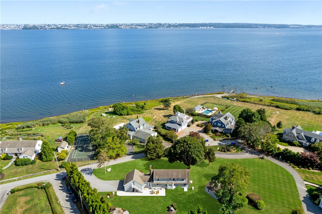 11 Stonegate Road Warren, RI 02885 - Photo 6 of 44