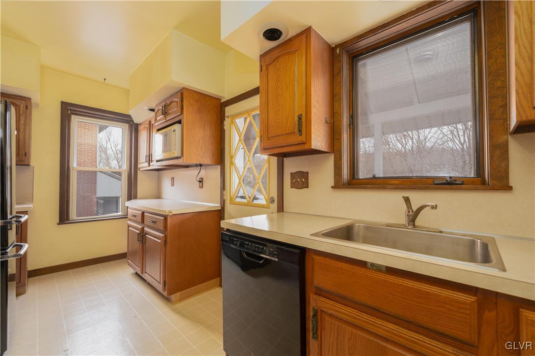 1444 Shimerville Road Emmaus, PA 18049 - Photo 6 of 26 Gallery Image 6