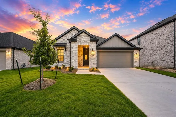 $2,649 | 946 Olive Drive, Lavon, TX 75166