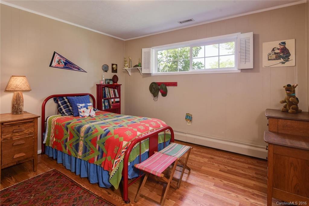 55 Dillingham Road Asheville, NC 28805 - Photo 12 of 24 Gallery Image 12