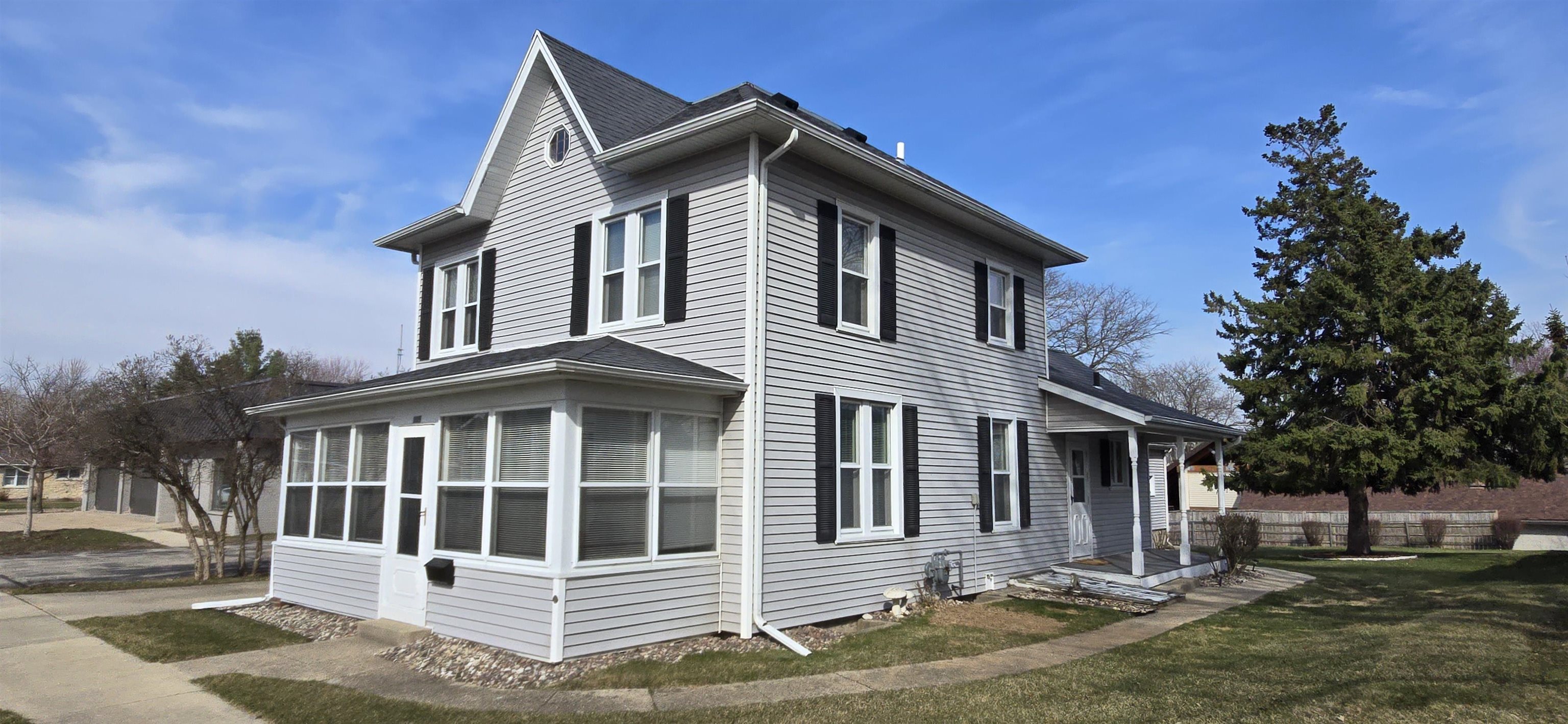 105 Bacon Street Waunakee, WI 53597 - Photo 3 of 49