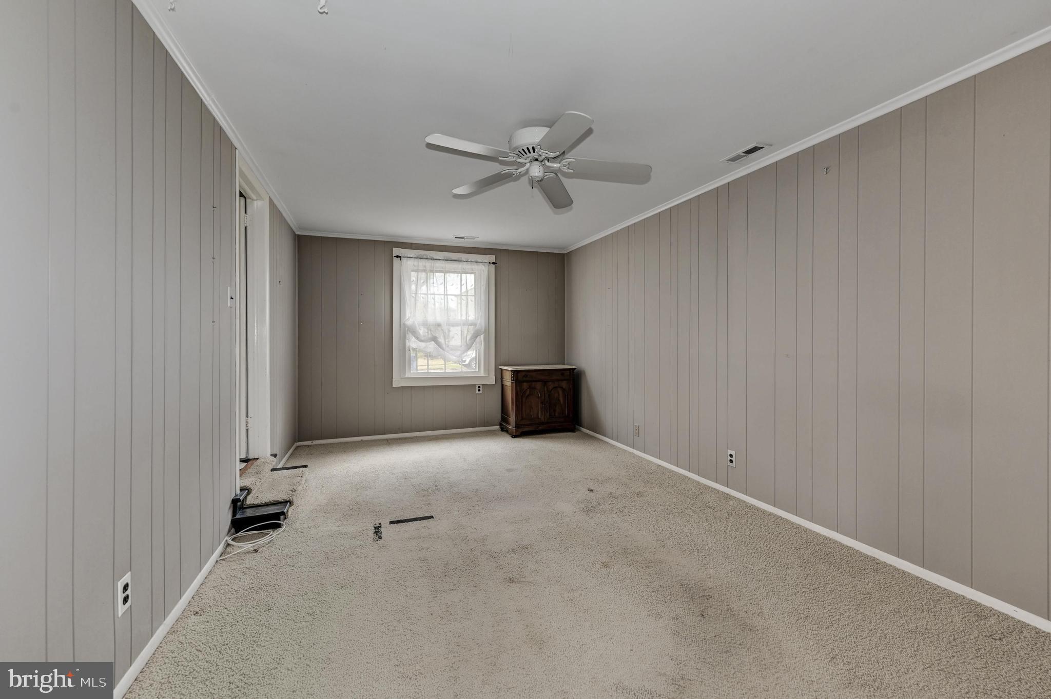 206 Round Hill Road Voorhees, NJ 08043 - Photo 13 of 33 Living Room