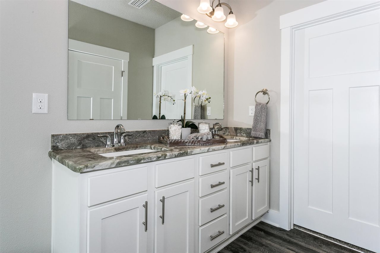 9082 Albatross Drive Foley, AL 36535 - Photo 7 of 10 Double Vanities