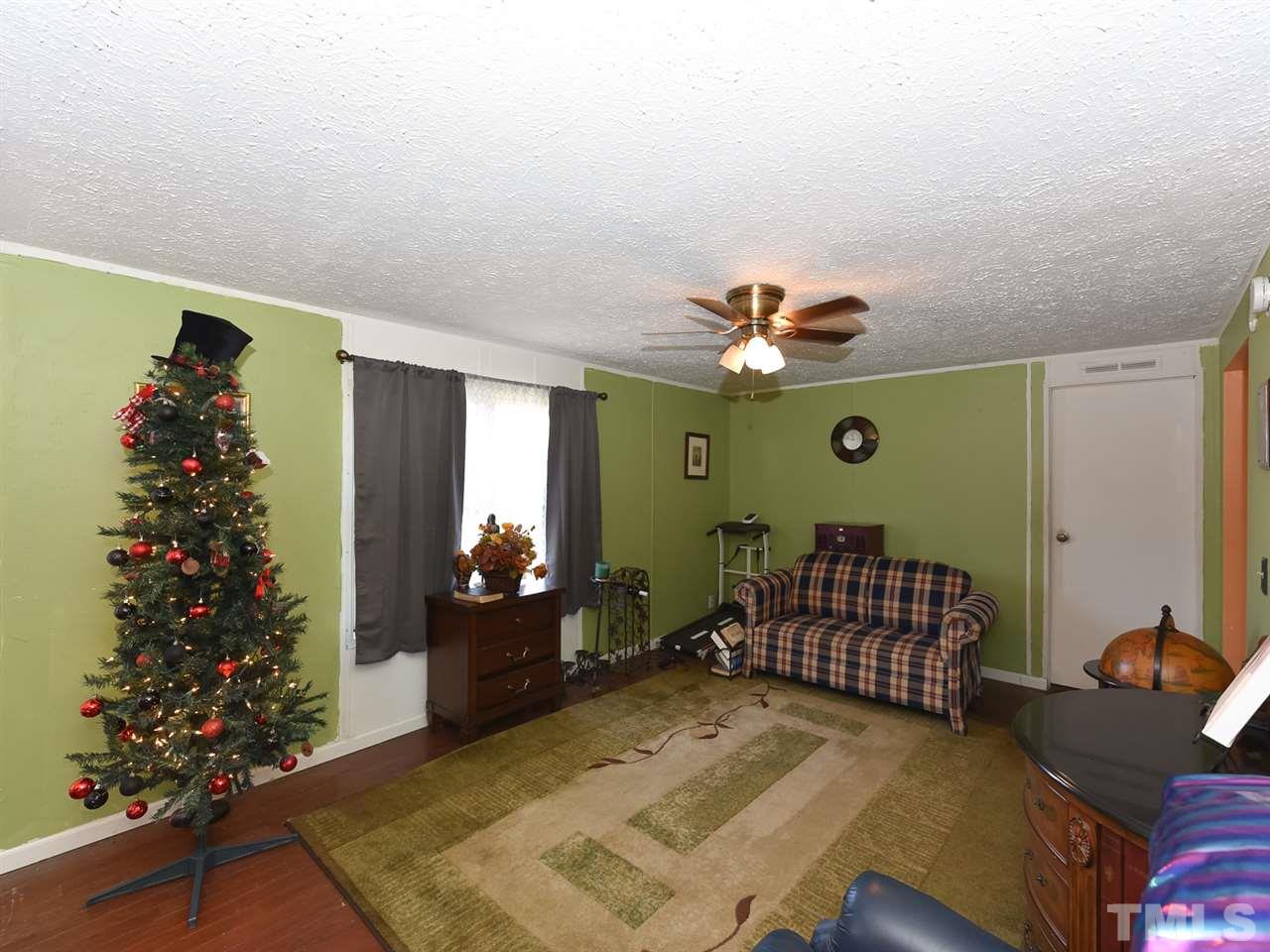 615 Barbour Road Smithfield, NC 27577 - Photo 4 of 16 Gallery Image 4