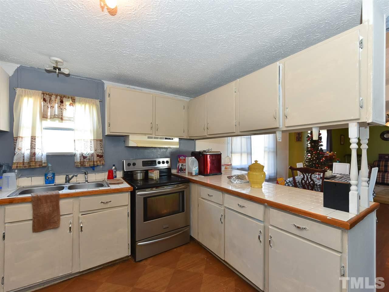 615 Barbour Road Smithfield, NC 27577 - Photo 6 of 16 Gallery Image 6