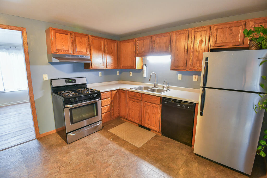 11510 270th Avenue Salem Lakes, WI 53179 - Photo 6 of 22 APPLIANCES INCLUDED