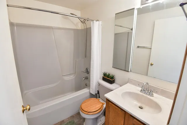 $299,900 | 11510 270th Avenue, Salem Lakes, WI 53179