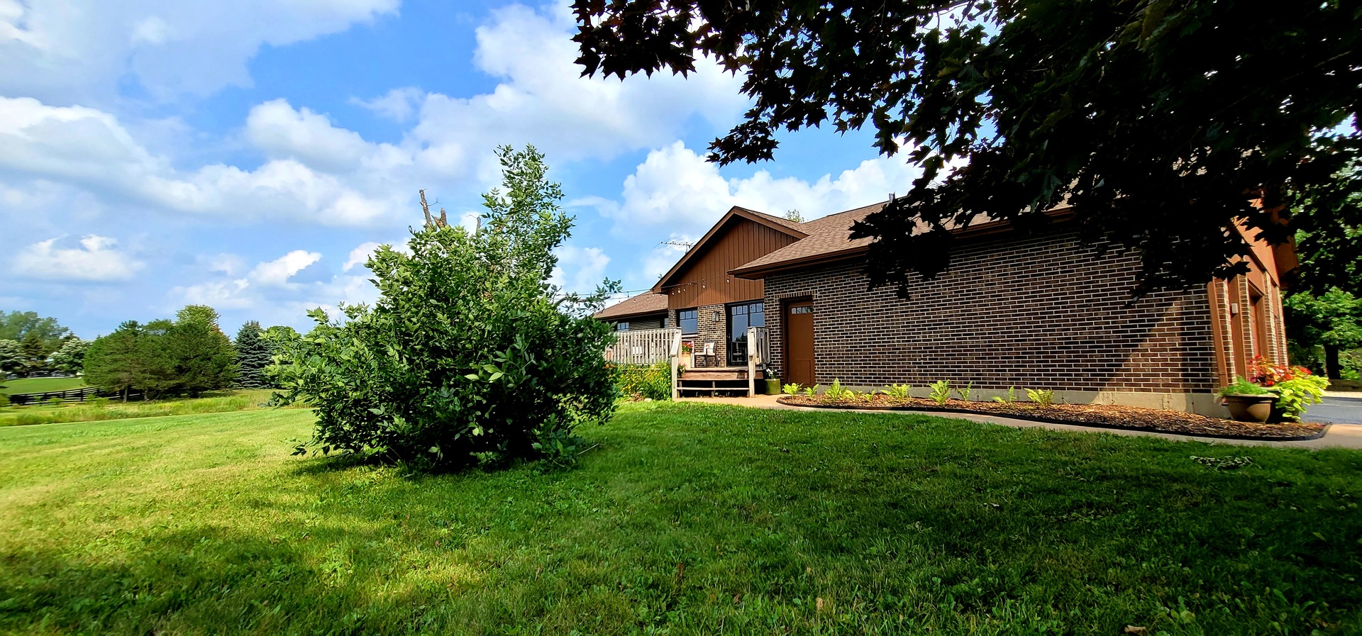 6514 Hamilton Road Huntley, IL 60142 - Photo 31 of 40 a backyard of a house with table and chairs