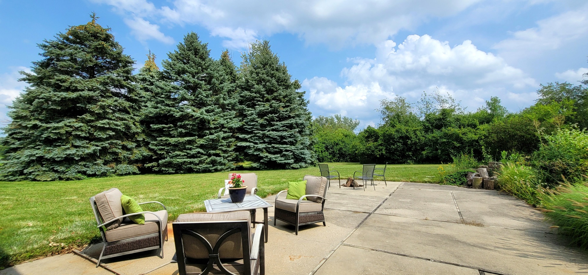6514 Hamilton Road Huntley, IL 60142 - Photo 35 of 40 a view of yard with seating area and trees around