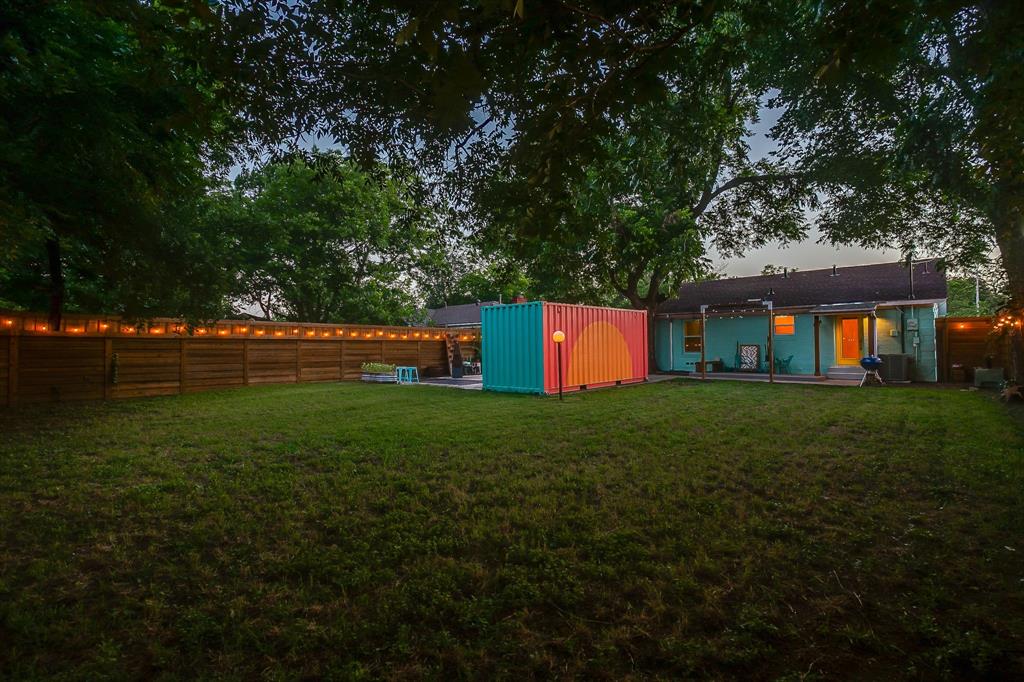 1908 North Riverside Drive Fort Worth, TX 76111 - Photo 35 of 39