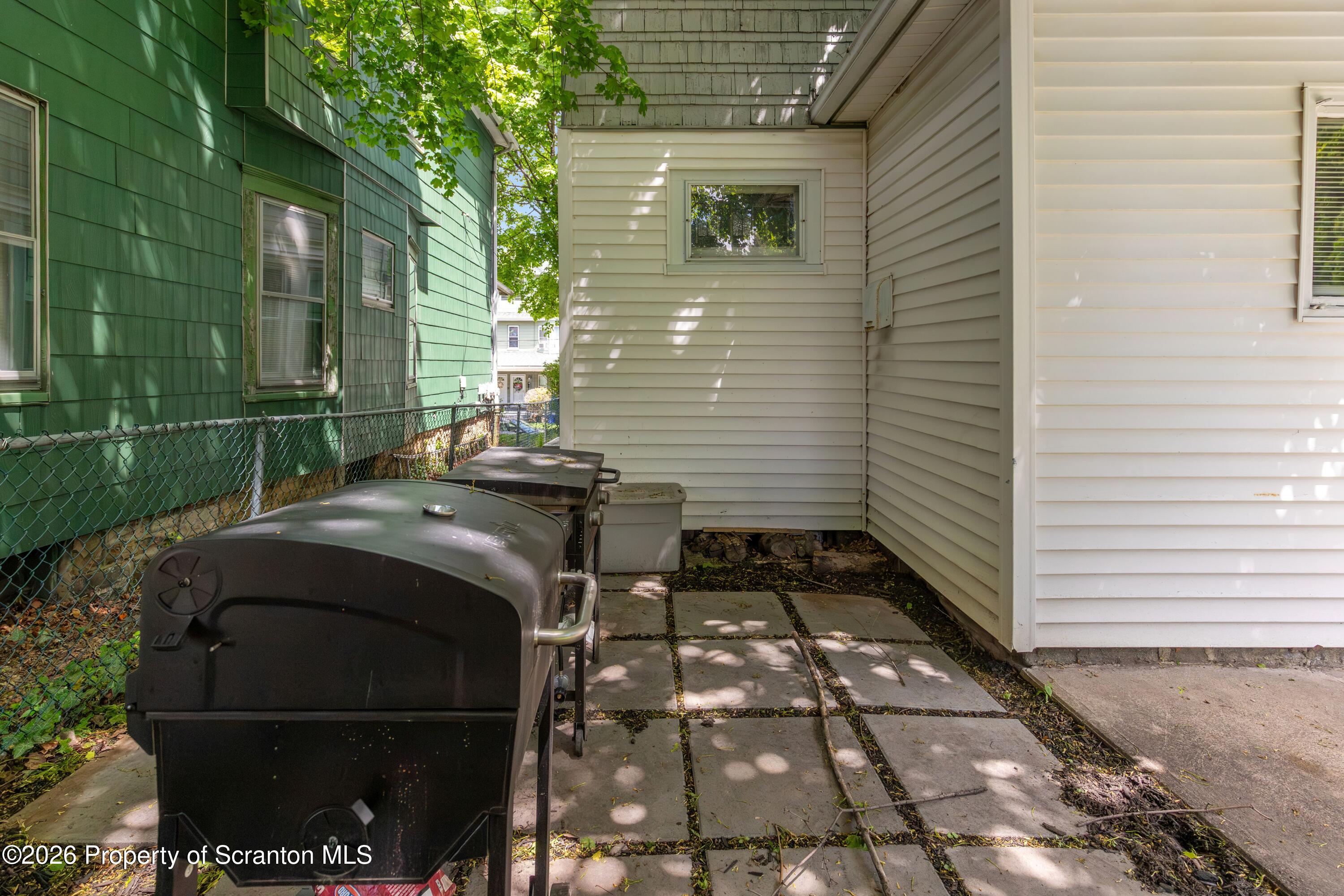 1175 West Elm Street Scranton, PA 18504 - Photo 26 of 28 Outside
