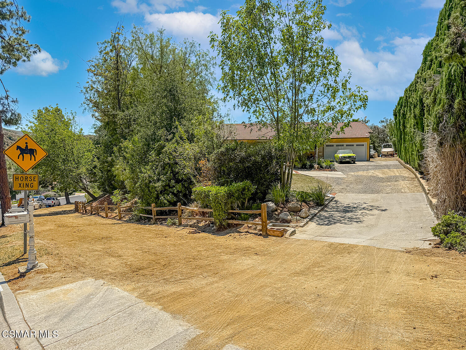 1351 Rambling Road Simi Valley, CA 93065 - Photo 7 of 70 aFront and Entry1