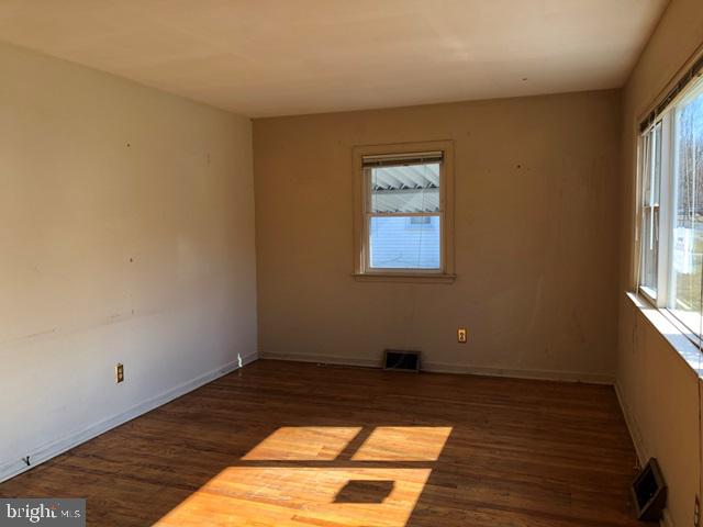 157 Franklyn Road Ewing, NJ 08628 - Photo 4 of 17
