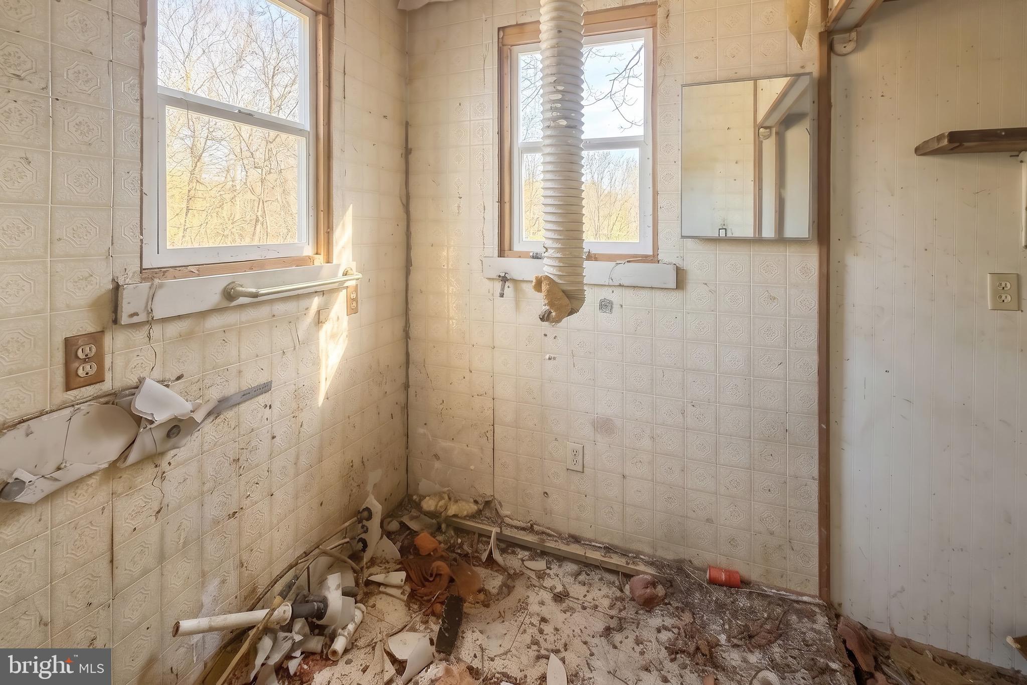 584 Aspers-Bendersville Road Aspers, PA 17304 - Photo 8 of 27 a bathroom with a sink and a shower