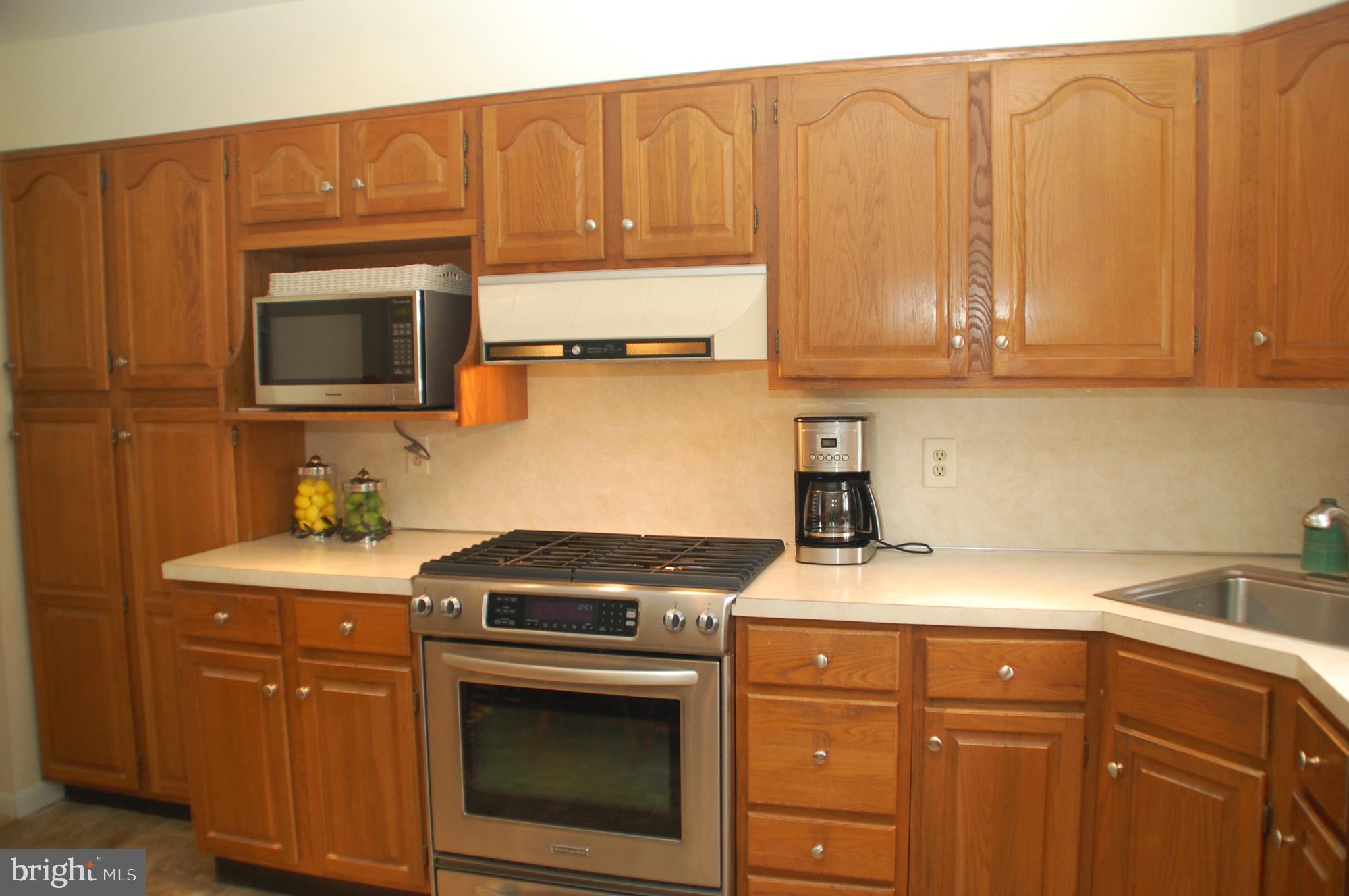 1349 Nevarc Road Warminster, PA 18974 - Photo 12 of 45 Kitchenaide SS gas range, Panasonic microwave...
