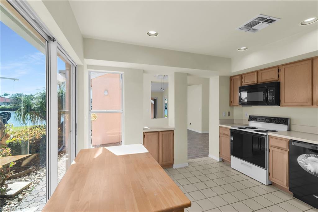 148 Eveningstar Cay Naples, FL 34114 - Photo 10 of 49